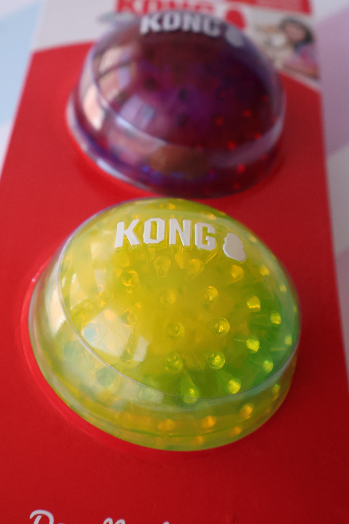KONG SQUEEZZ GEODZ A very special ball-shaped toy for your dog