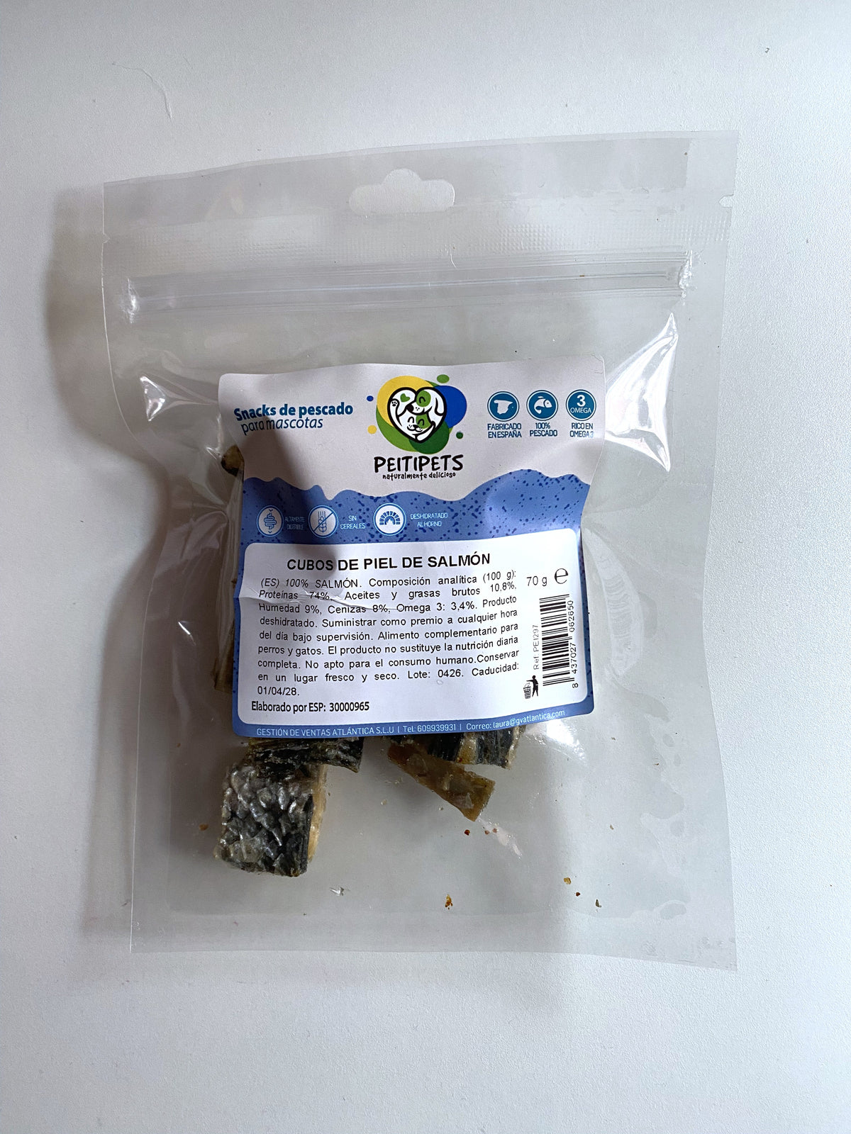 CUBOS DE PIEL DE SALMÓN Peso: 70GRMS
