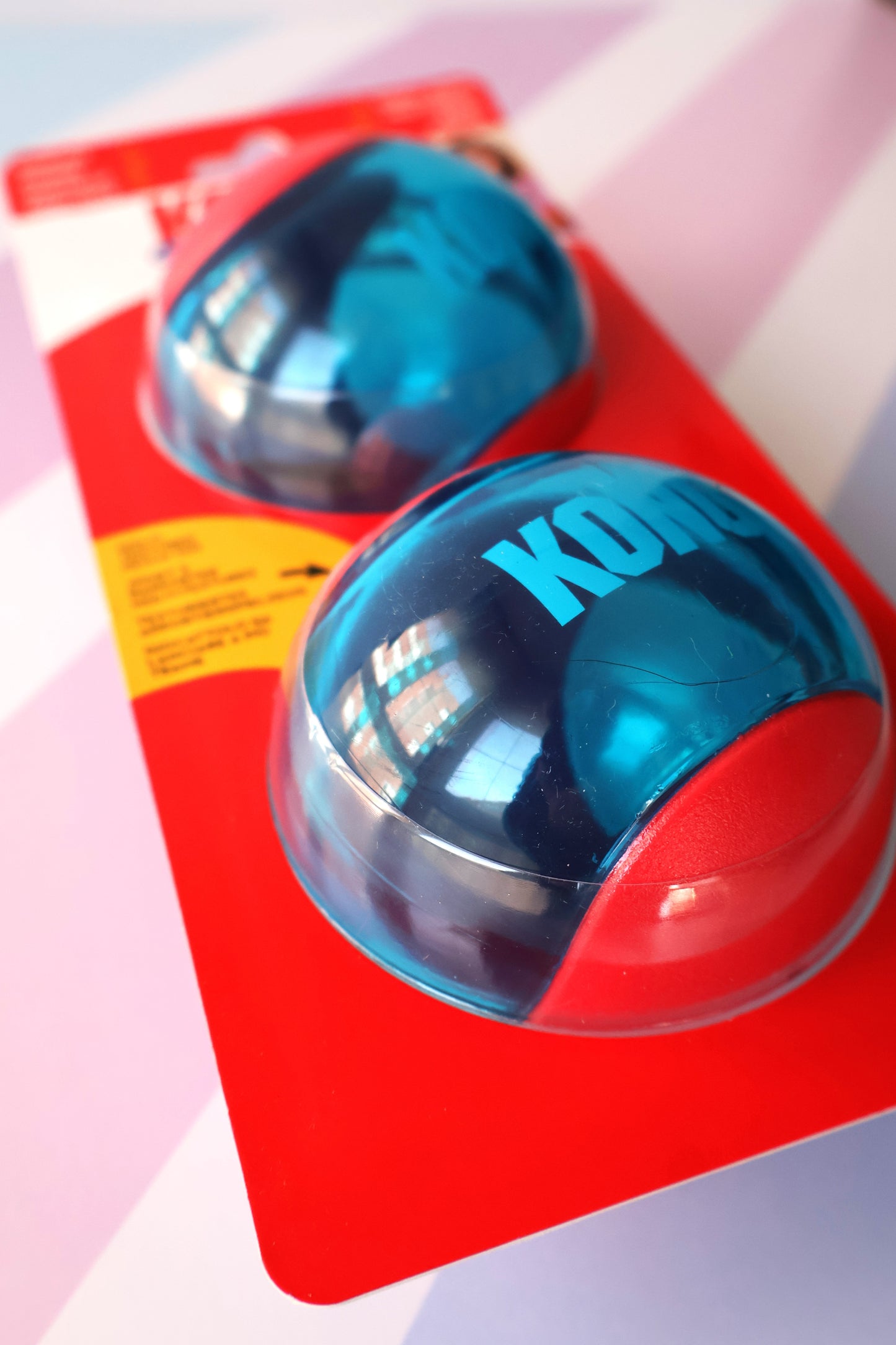 PACK Two KONG Balls Size L. Strong Resistance and Durability. KONG Guarantee