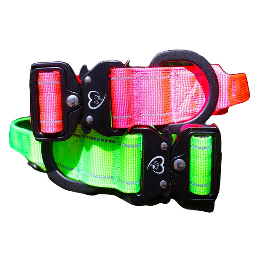 Collar Táctico Reflectante Premium con Cierre de Seguridad Reforzado.